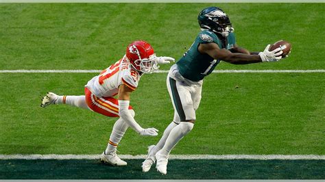 Eagles' Jalen Hurts launches touchdown to AJ Brown, NFL world reacts ...