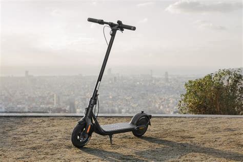 Segway-Ninebot F2 D (20 km/h, 40 km, 400 W) - kaufen bei Digitec