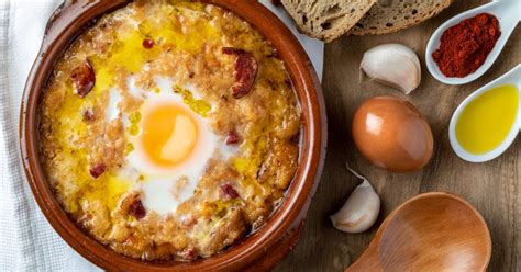 La sopa de ajo sigue siendo la mejor cena cuando no sabes qué cocinar