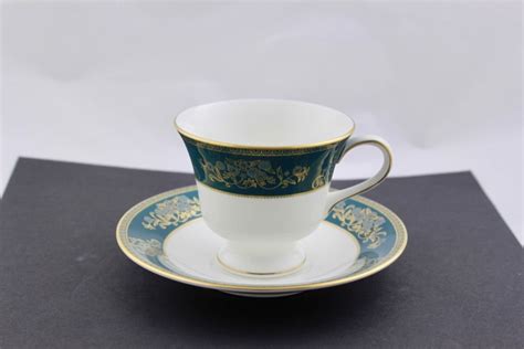 WEDGWOOD FINE BONE CHINA AGINCOURT BLUE & GOLD R4513 5-PIECE PLACE ...