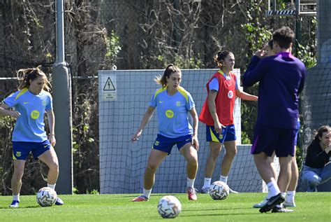 Barça femenino: Alexia Putellas antepone el proyecto deportivo a la ...