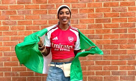 Tiwa Savage Brought Nigerian Pride to Arsenal’s Trophy Parade in London ...