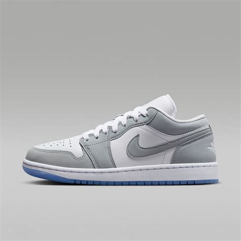 Chaussure Air Jordan 1 Low pour Femme. Nike CH