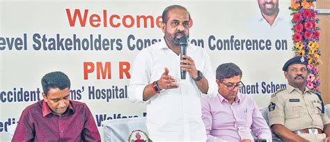 Work together to curb road mishaps: Minister to officials