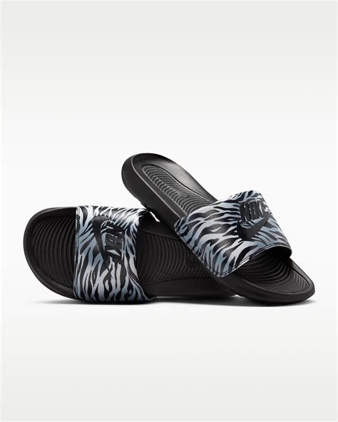 Nike Victori One Women's Print Slides. Nike ZA