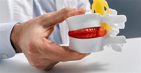 4 reasons why tradespeople are at higher risk of a herniated disc - Under the Hard Hat