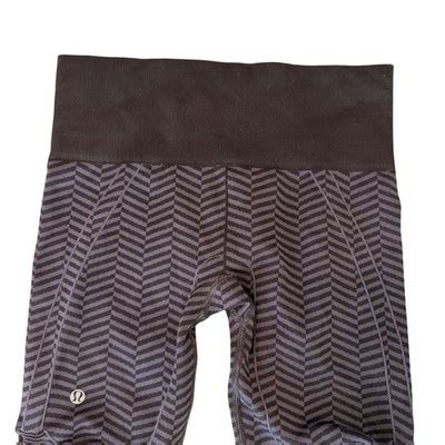 Lululemon Athletica Women's Size 6 Black Gray Chevron Capri Yoga ...