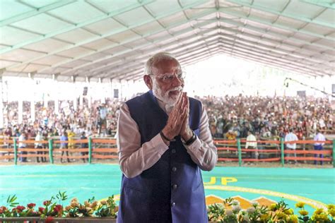 PM Modi pens open letter in Bangla, tells voters 'Serving Bengal is my ...