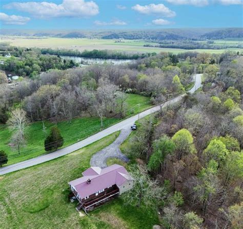 Homes for Sale with a Garage in 25123, WV | Realtor.com®