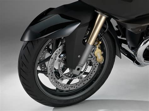 Motorrad Vergleich BMW R 1200 RT 2013 vs. BMW R 1200 GS Adventure 2008