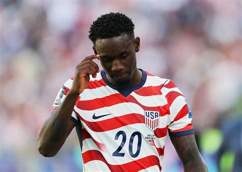 ‘This was not a red card offense’: Former referee not happy with ...