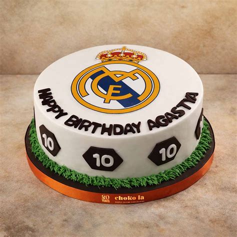 Real Madrid Football Theme Designer Cake | Customizable Designer Cake ...