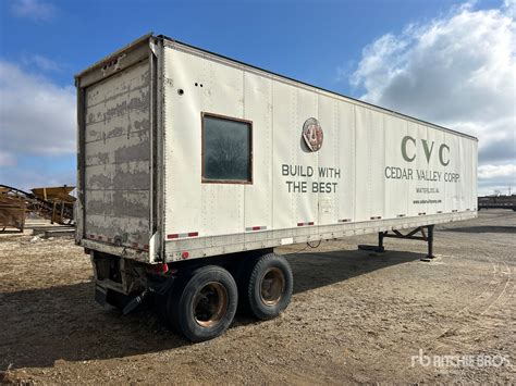 1978 Fruehauf FB8-F2-42 42 ft x 96 in T/A Semi-remorque fourgon | Ritchie Bros. Auctioneers