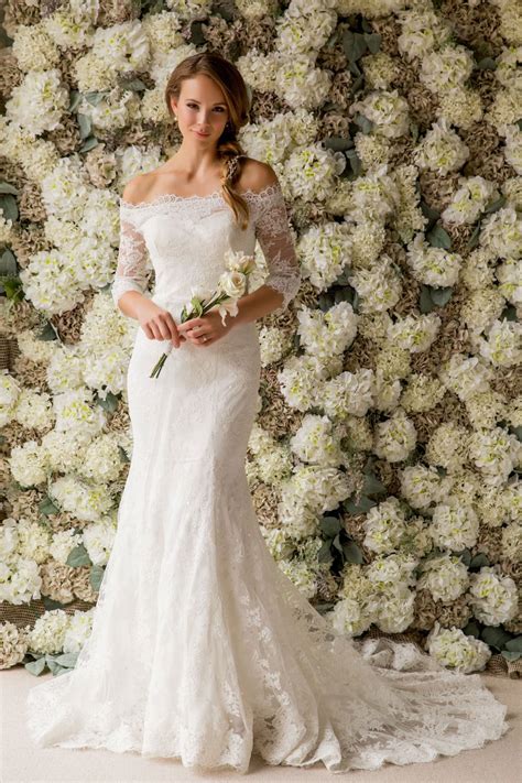 Bardot style wedding dress | Honestweddingadvice.com