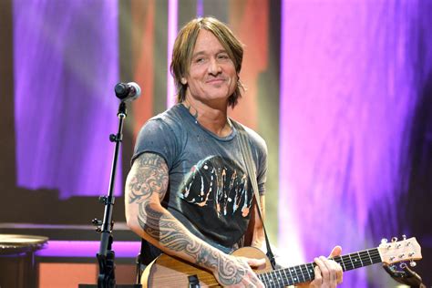 Keith Urban Surprised With St. Jude’s Angels Among Us Award | 97.3 The Eagle (WGH FM)
