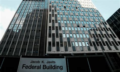 FBI faz buscas na casa de jornalista do Washington Post, diz NY Times ...