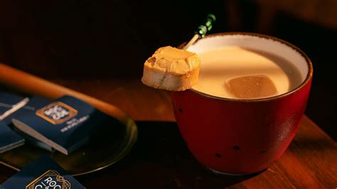 A bar where Art Deco meets archival pours