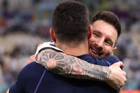 Scaloni, una vida de abrazos con Messi
