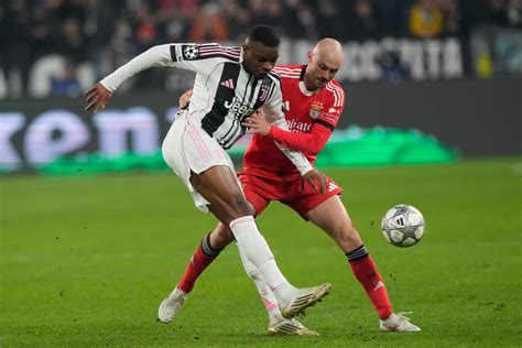 Il rigore da Paperissima di Pavlidis e le firme di Thuram e McKennie ...