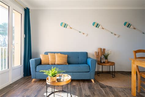 Close to beaches, sea view, with parking - Flats for Rent in Hyères ...