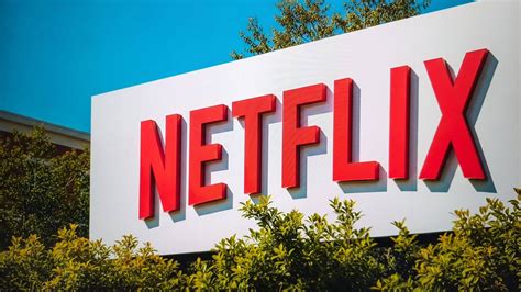 Netflix (NFLX) Stock Rallies 17% — Here's Why Missing Out on Warner Was a Good Thing - CoinCentral