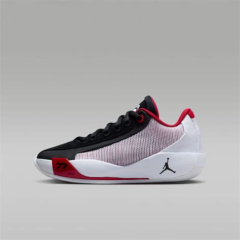 Luka .77 "Bloodline" Big Kids' Basketball Shoes. Nike JP