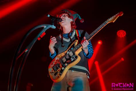 CAVETOWN + Dreamer Isioma: le foto e la scaletta del concerto ai ...