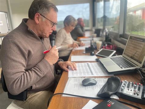 Hippisme. Gérald Beuve, une voix incontournable du saut d’obstacles en ...