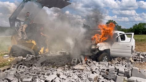 Watch how this truck is destroyed by a simple brick wall