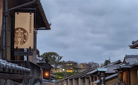 न कुर्सी, न टेबल - जमीन पर कॉफी, 100 साल पुराने जपानी घर में खुला ...