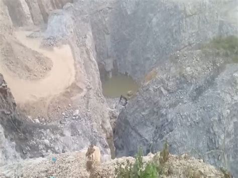 UP: 15 feared trapped, one dead as stone mine collapses in Sonbhadra, rescue ops underway