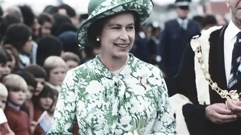 When Queen Elizabeth set aside protocol to support the role of women