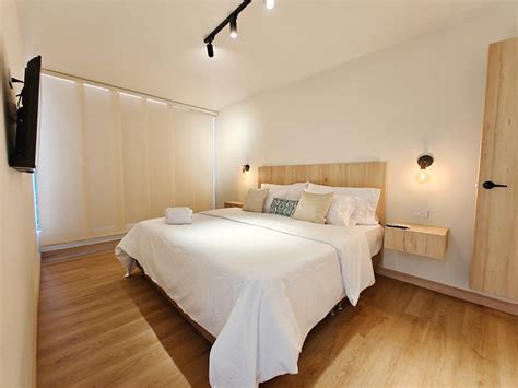 Luxe | Jacuzzi | Ac | Workspace | Walk around - Flats for Rent in ...