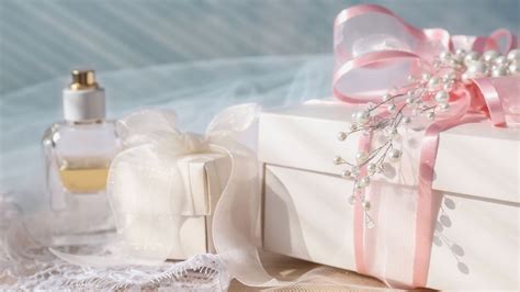 Bridal shower gift amounts: How much to give in 2026 if you're a family ...
