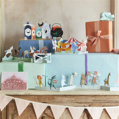 Animal Parade Concertina Card – Maisonette