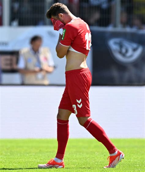 1. FC Köln: Muskelfaserriss in der Wade: War’s das jetzt für Mark Uth ...