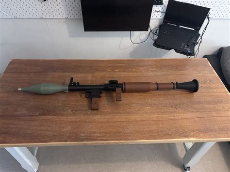 RPG-7 em tamanho real [brinquedo de simulação] - Modelo gratuito para ...