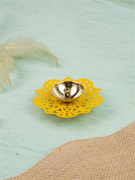 Hand Painted Brass Flower Shaped Diya - WBG1826-2 – Wedtree