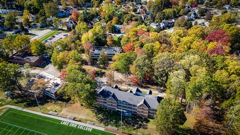 Career Closet | Lake Erie College