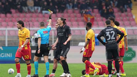 Lecce-Cremonese, contatto Sanabria-Gaby Jean in area all'ultimo minuto ...