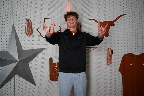 Texas men’s swim and dive lands swimmer Aiden Hammer, flips from Cal ...