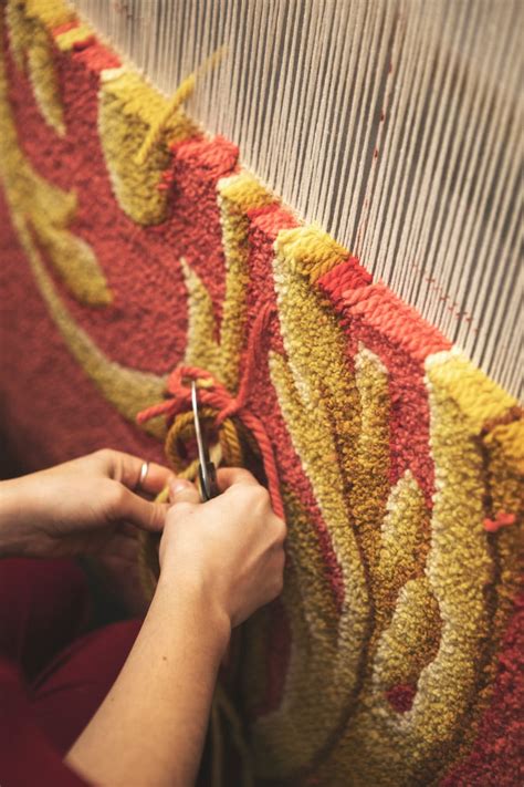 Real Fábrica de Tapices: entramos en la fábrica fundada por el primer ...