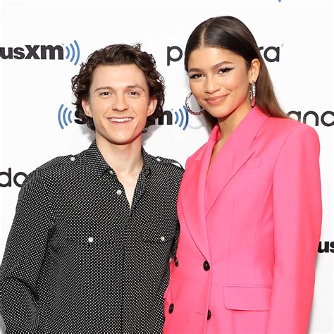 Zendaya Swaps Tom Holland Engagement Ring for Gold Band