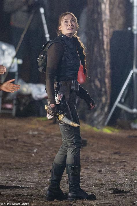 Sophie Turner films dramatic knife fight scenes before escaping on a ...