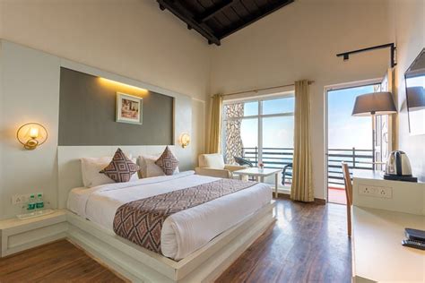 Himalayas Resort By The Lake Hill Restaurant: Pictures & Reviews ...