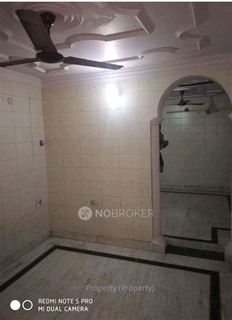 Property for rent in Sector 12 for Rs 9000 available Immediately