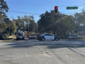 Crews respond to fire on 30th Avenue in Columbus