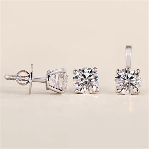 Evil Eye Infinity Wedding Band In Yellow Gold