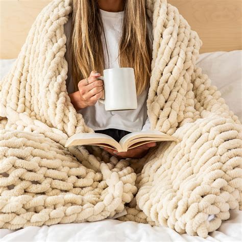 Amazon.com: SAMIAH LUXE Chunky Knit Blanket Throw 50x70, Cream Chenille ...