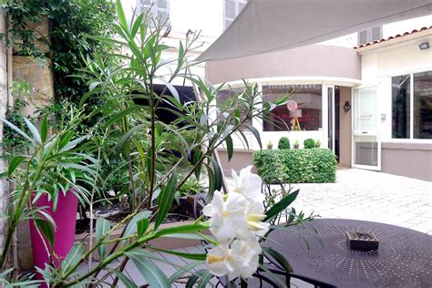 THE 10 CLOSEST Hotels to Hôtel Des Messageries, Saintes